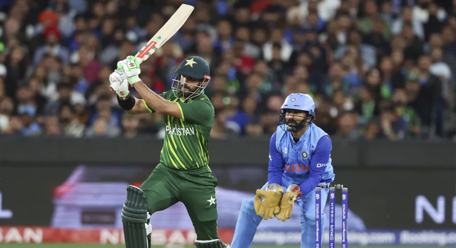 India inch victory over Pakistan in final-ball thriller